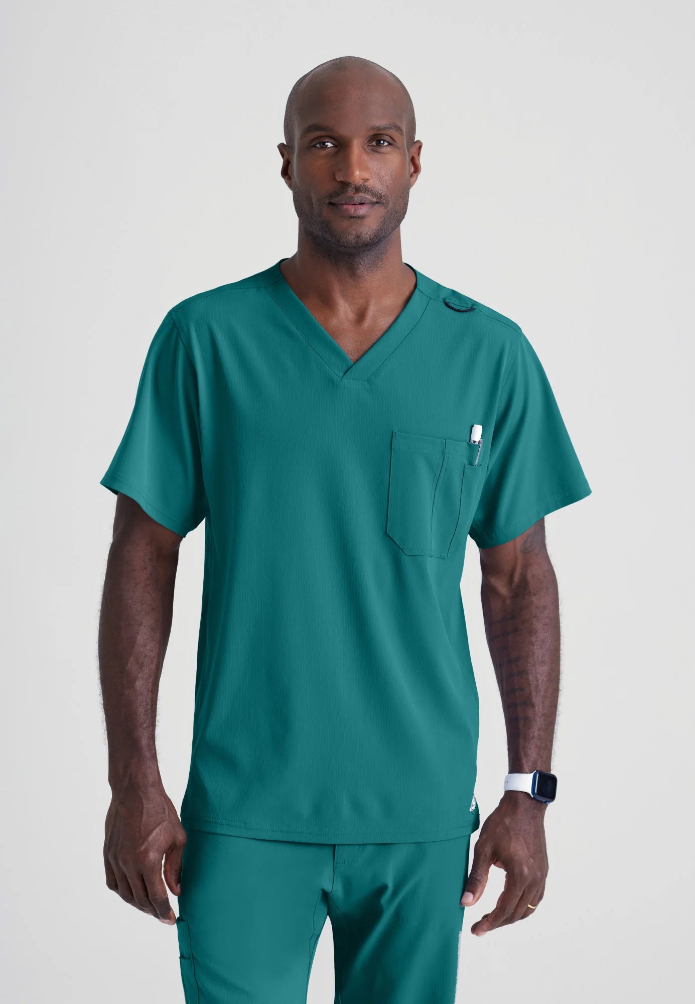 Skechers Structure Men's V-Neck 1-Pocket Solid Scrub Top (CCHN) | SK0112