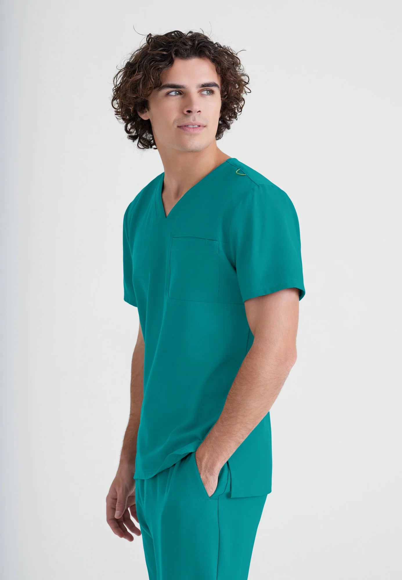 Grey's Anatomy Evolve Journey Men's V-Neck 1-Pocket Solid Scrub Top (CCHN) | GSST179